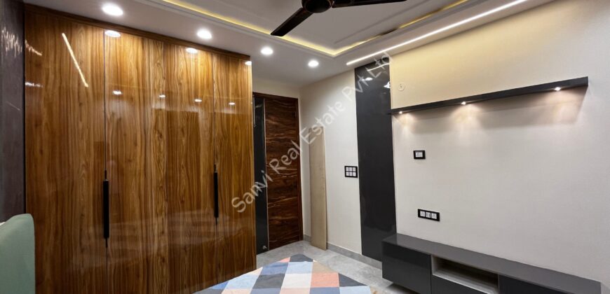 4 BHK Flat in Uttam Nagar, Delhi | Sanvi Real Estate