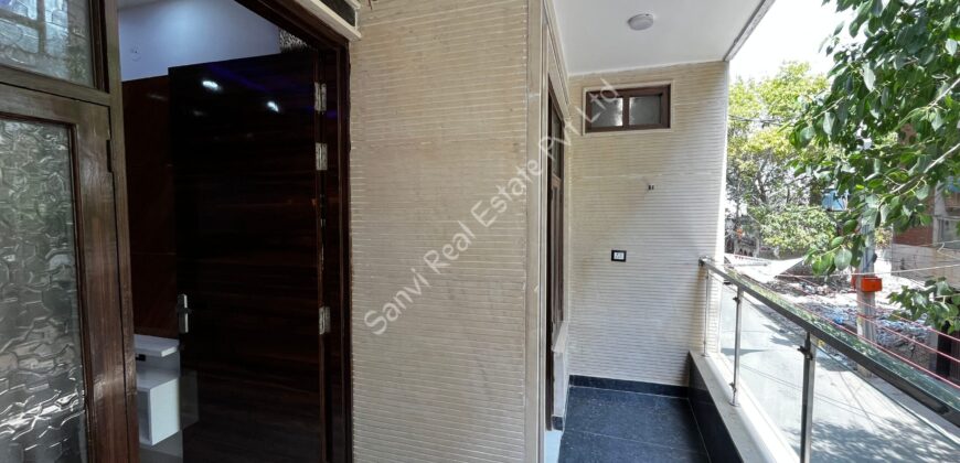 4 BHK Flat in Dwarka Mor, Delhi | Sanvi Real Estate