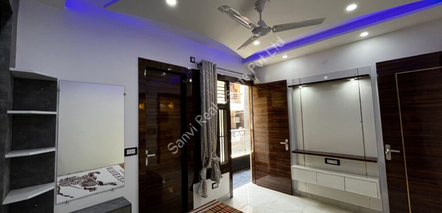 4 BHK Flat in Dwarka Mor, Delhi | Sanvi Real Estate