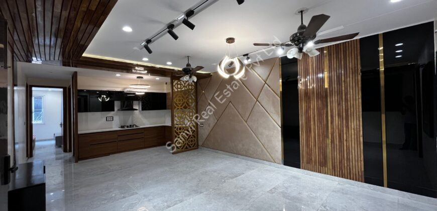 4 BHK Flat in Uttam Nagar, Delhi | Sanvi Real Estate