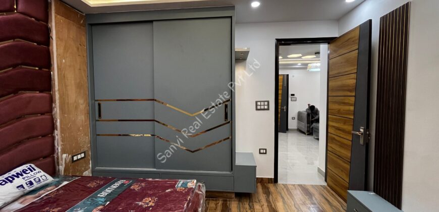 Luxurious 3 BHK Flat in Dwarka Mor, Delhi | Property in Delhi