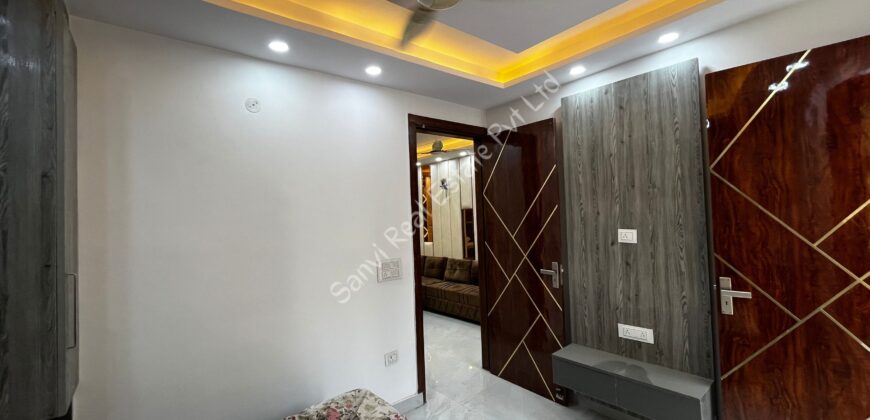 3 BHK Fully Furnished Flat in Uttam Nagar, Delhi