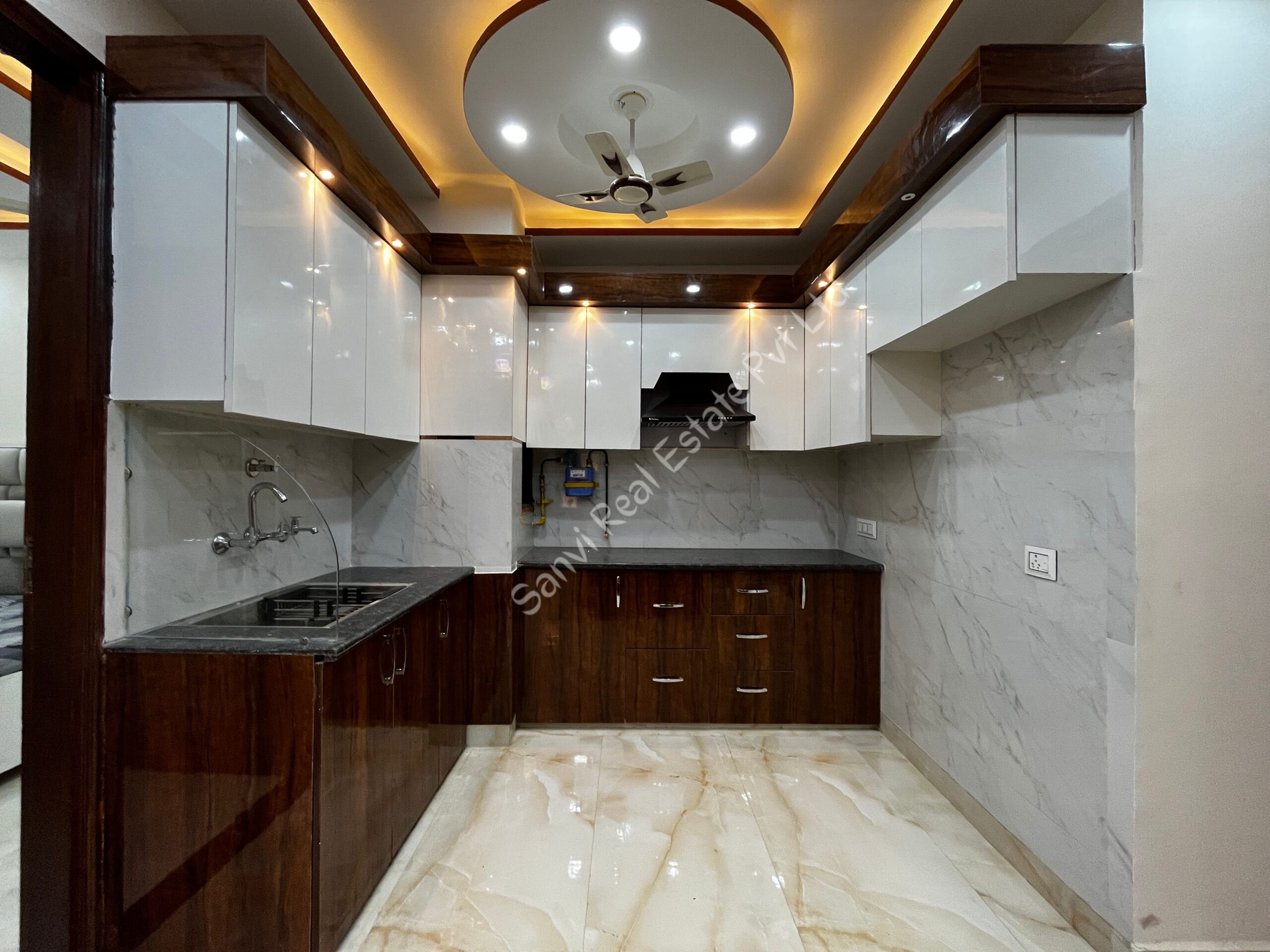 3 BHK Flat in Dwarka Mor, Delhi | Luxurious Floor in Delhi | Sanvi Real Estate