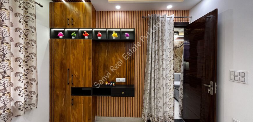 2 BHK L-Type Corner Flat in Uttam Nagar | Sanvi Real Estate