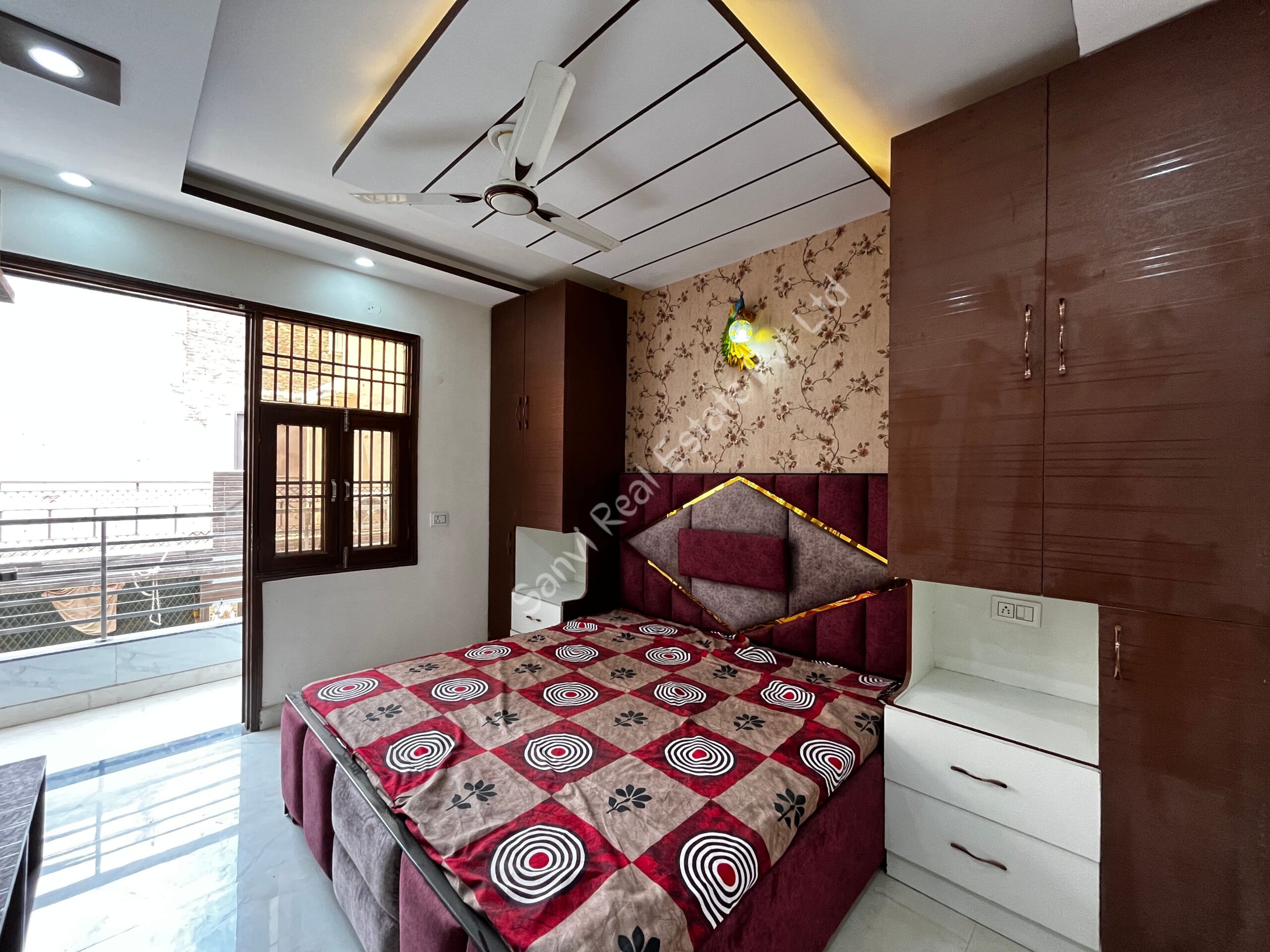 3 BHK Flat in Dwarka Mor, Delhi | Luxurious Floor in Delhi | Sanvi Real Estate