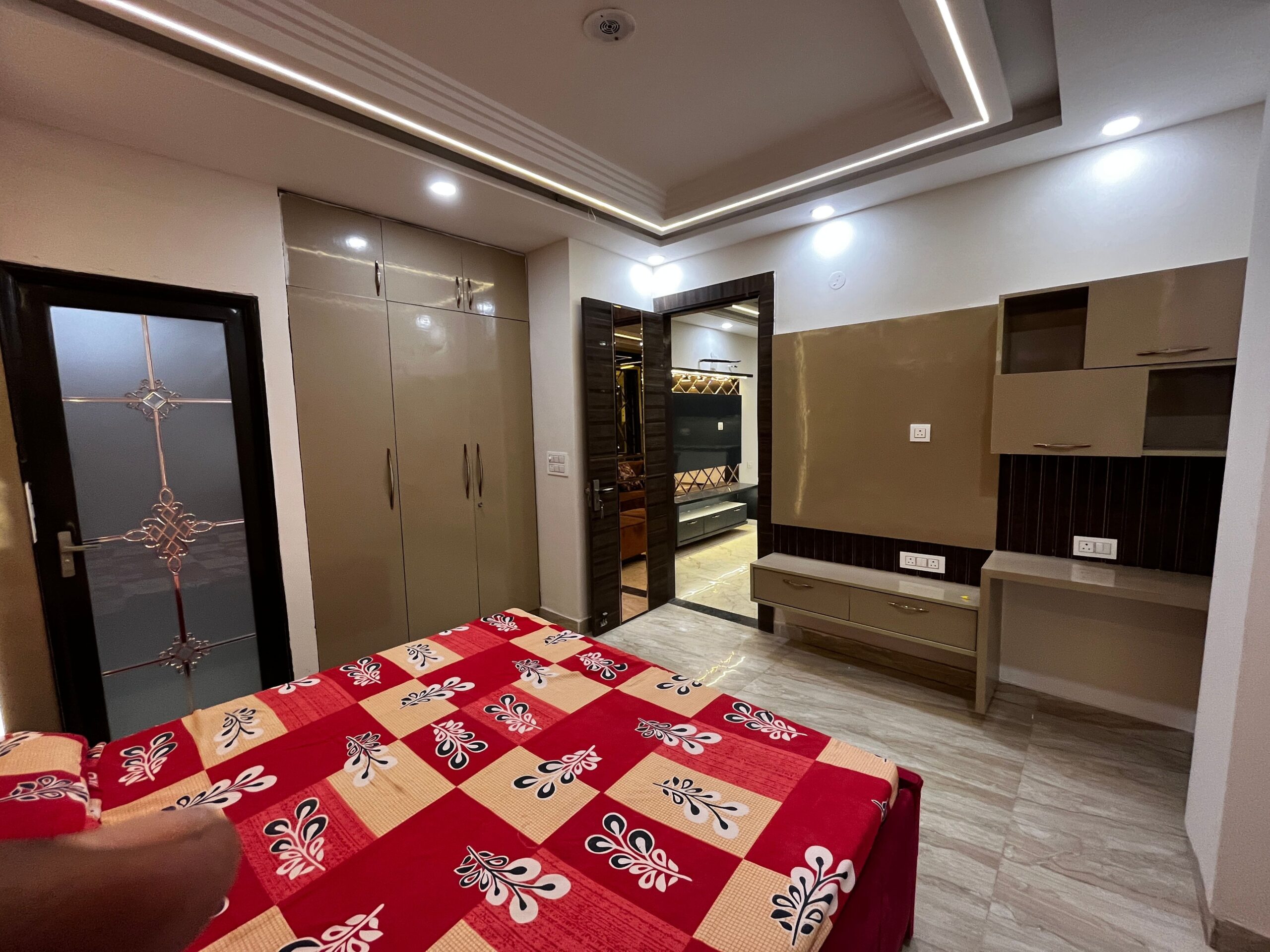 Luxurious 2 BHK Flat in Uttam Nagar | Sanvi Real Estate