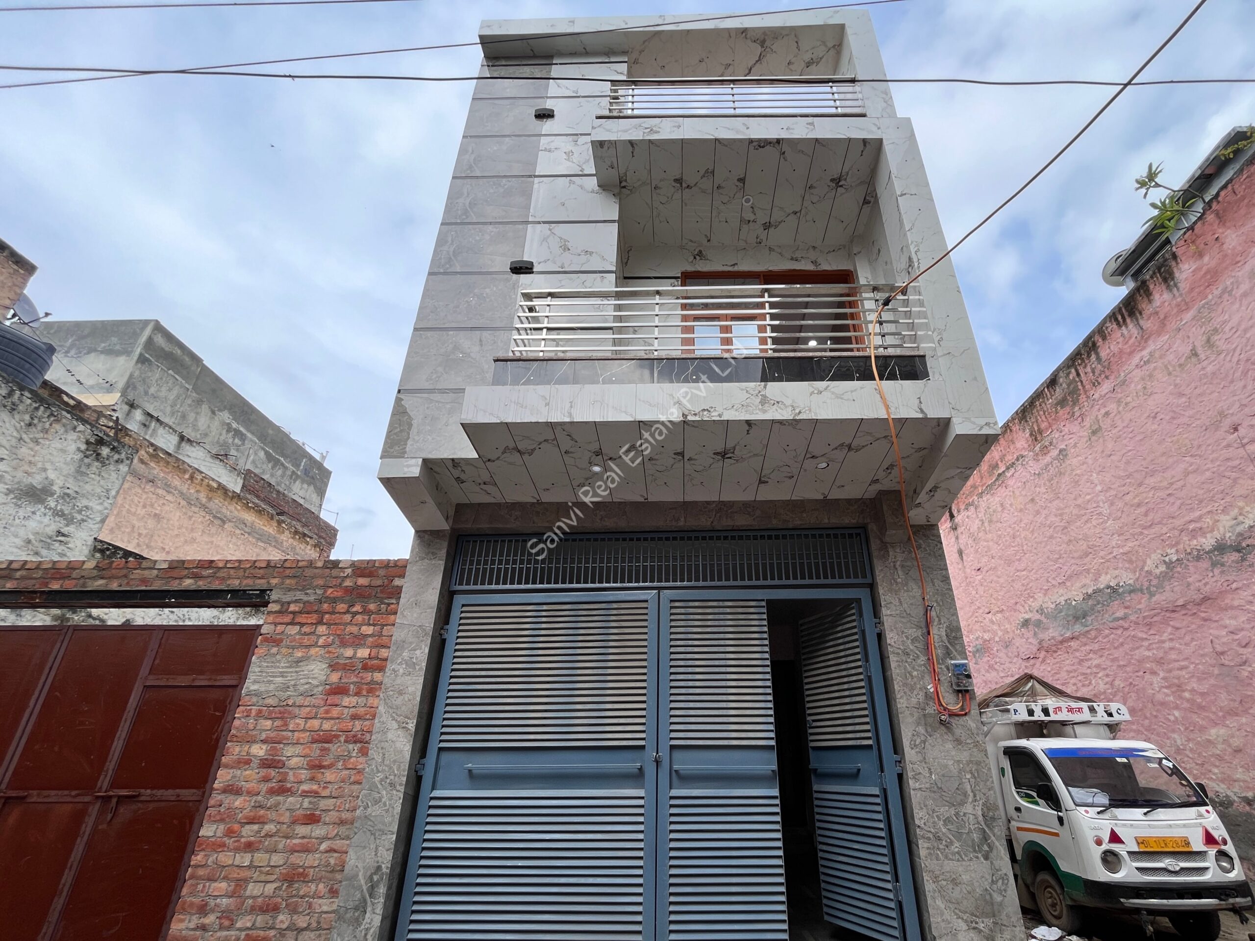Independent House in Dwarka Mor | Jad se Makan in Uttam Nagar