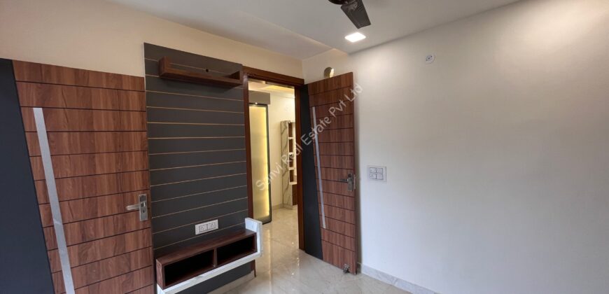 3 BHK Luxurious Property in Dwarka Mor | Ventilated Flat in Dwarka Mor