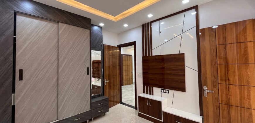 3 BHK Property in Uttam Nagar | M-Sanvi Real Estate | Property in Delhi