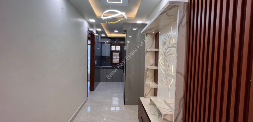 3 BHK Luxurious Property in Dwarka Mor | Ventilated Flat in Dwarka Mor