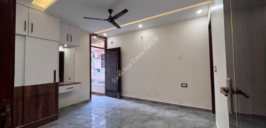 3 BHK Semi Furnished Flat in Uttam Nagar | M-Sanvi Real Estate | Property in Delhi NCR