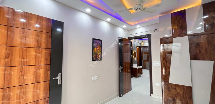 3 BHK Flat in Mohan Garden, Uttam Nagar | M-Sanvi Real Estate