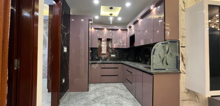 3 BHK Semi Furnished Flat in Uttam Nagar | M-Sanvi Real Estate | Property in Delhi NCR