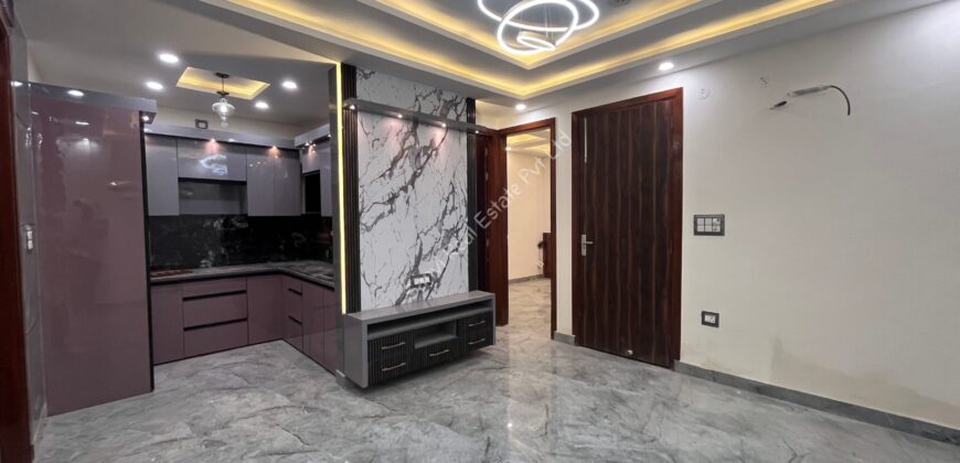 3 BHK Builder Flat in Uttam Nagar | Semi Furnished Flat in Uttam Nagar