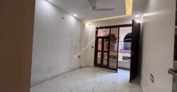 3 BHK Builder Flat in Uttam Nagar | Semi Furnished Flat in Uttam Nagar