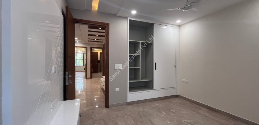 3 BHK Spacious Flat in Paschim Vihar with Lift & Car Parking Facilities