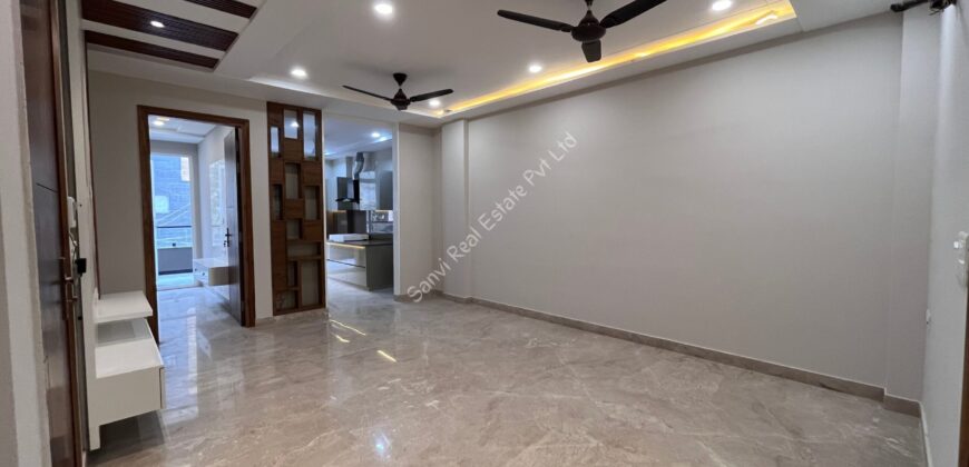 3 BHK Spacious Flat in Paschim Vihar with Lift & Car Parking Facilities