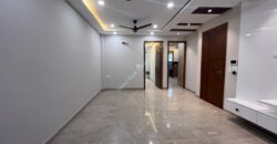 3 BHK Spacious Flat in Paschim Vihar with Lift & Car Parking Facilities