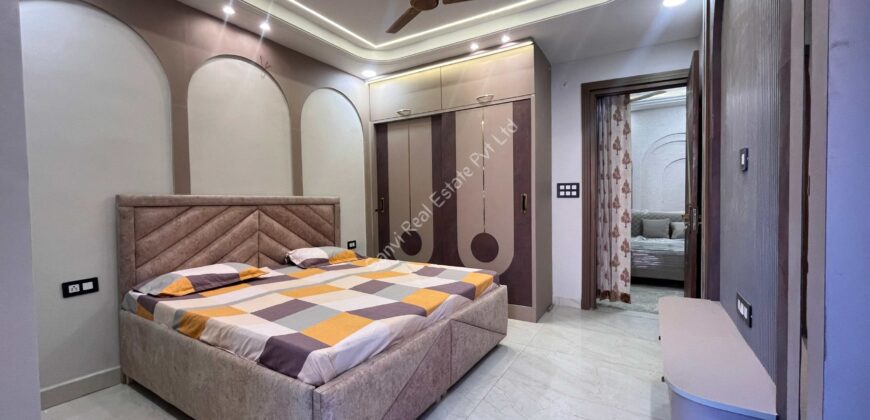 3 BHK Builder Floor in Dwarka Mor | Flats in Delhi | Sanvi Real Estate