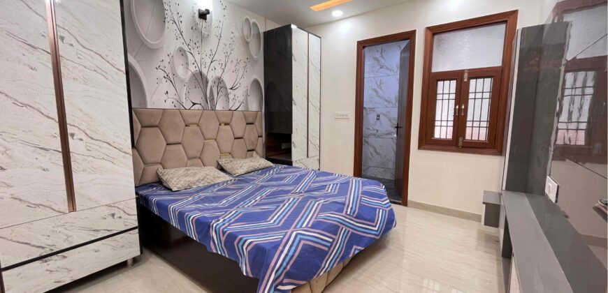 3 BHK Luxurious Flat in Uttam Nagar | Spacious 3 BHK Flat Price in Dwarka Mor | Top Real Estate