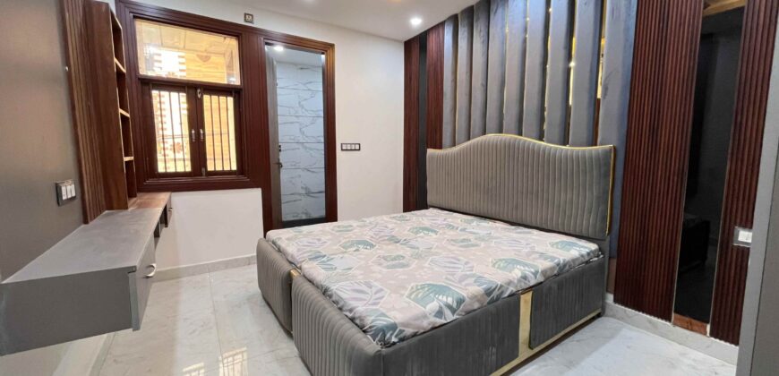 4 BHK Luxurious Flat Nr. Dwarka Sector 3 | 4 BHK Spacious Flat with Lift & Car Parking Facility