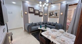 Society में 3BHK Flat Waiting Area & Kids Room के साथ | 3 BHK Flat in Vipin Garden, Delhi