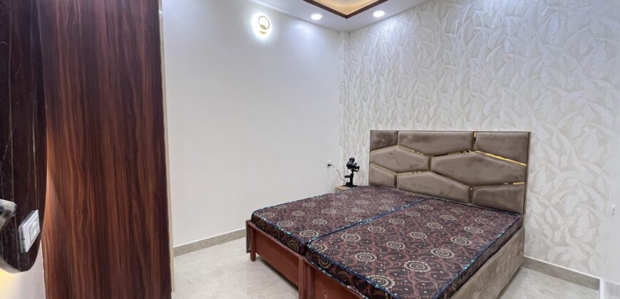 Affordable 2 BHK Flat with Lift & Car Parking | Font Side Lavish 2 BHK Flat in Dwarka Mor